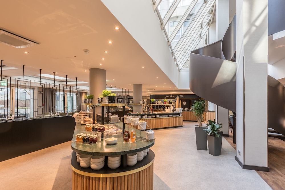 HILTON GARDEN INN FRANKFURT CITY CENTRE 40/56