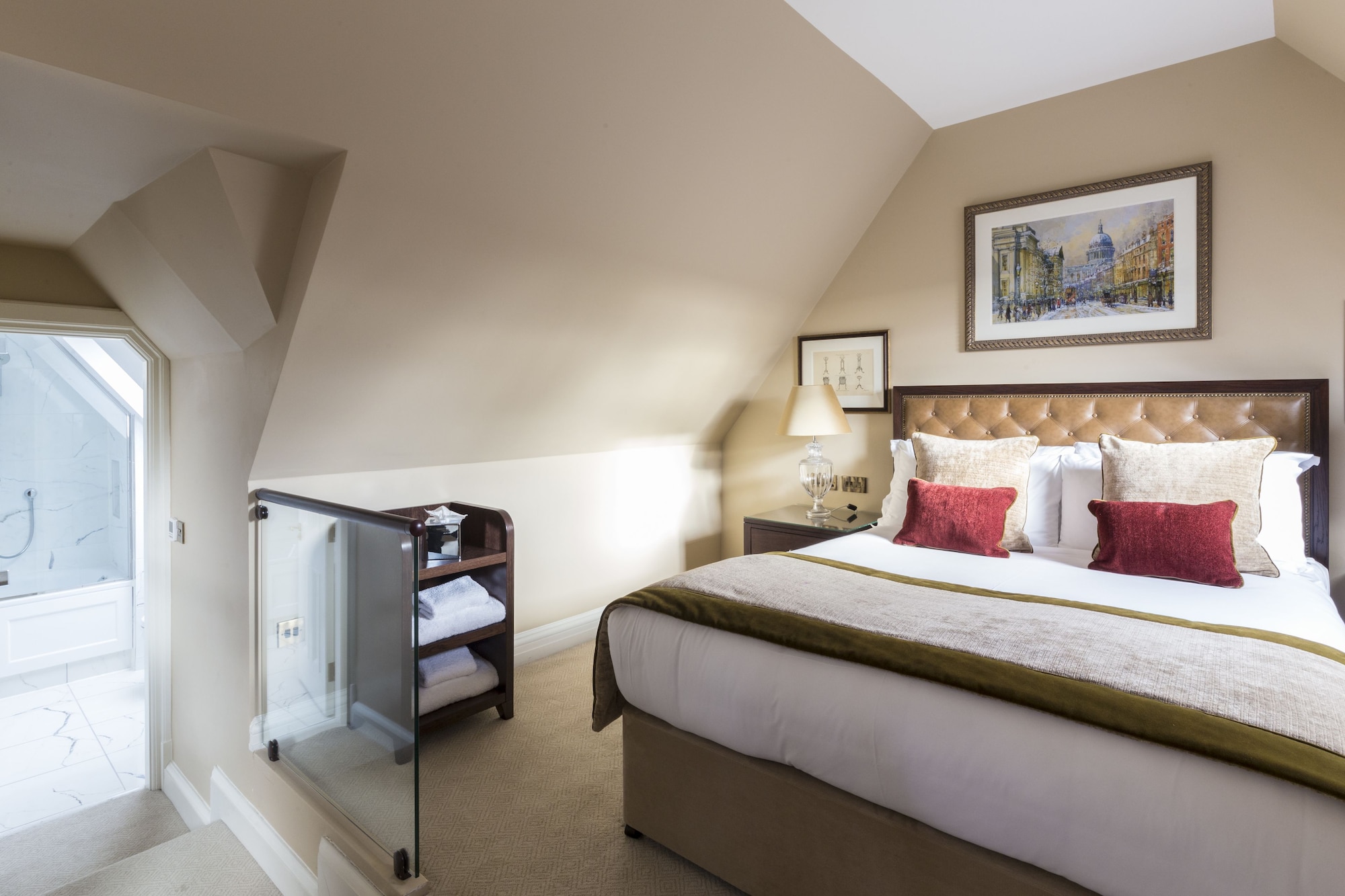 EXECUTIVE, DOUBLE BED