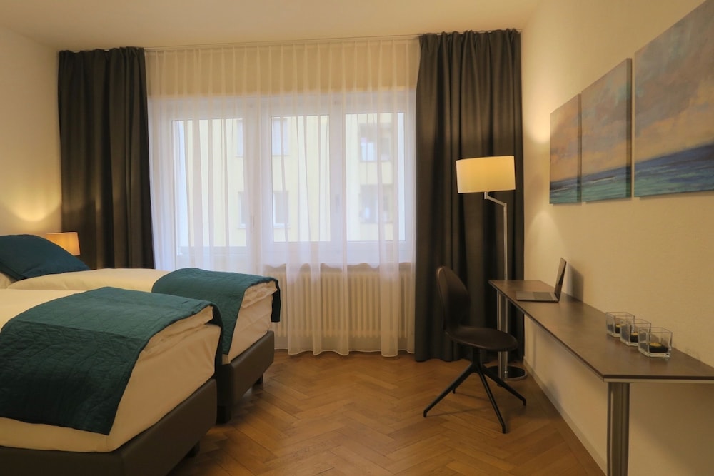 Zurich Furnished Homes 17/50
