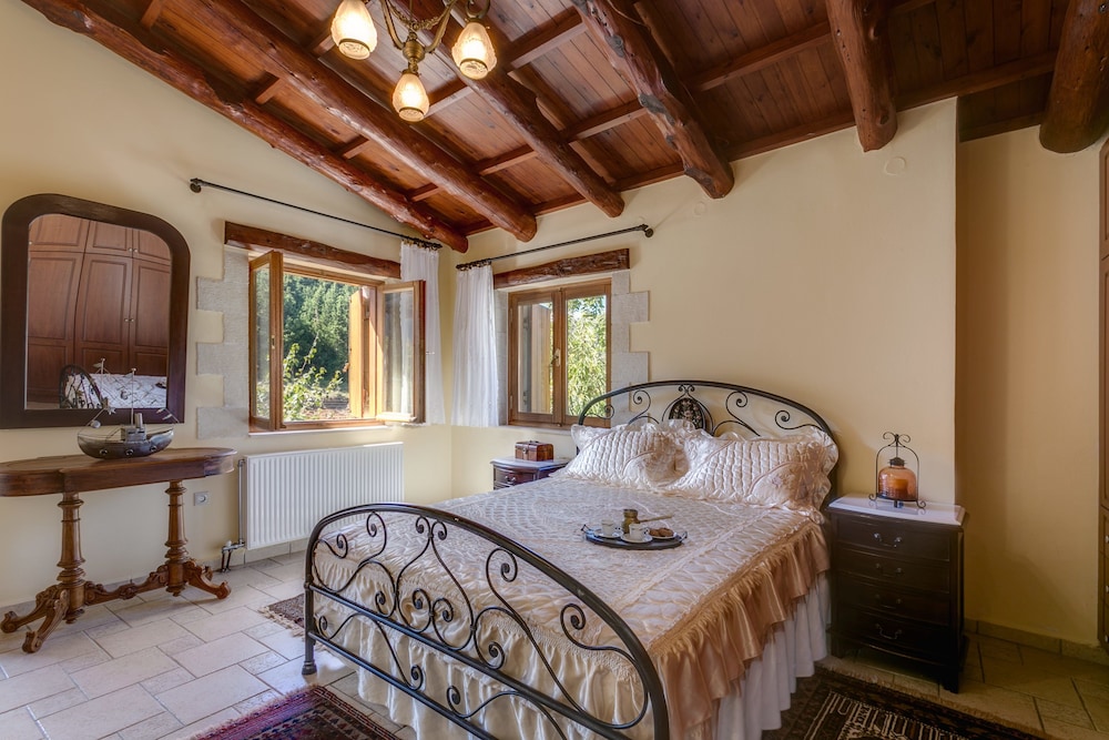 Luxury, Village, Villa, 2 Queen and Twin Beds