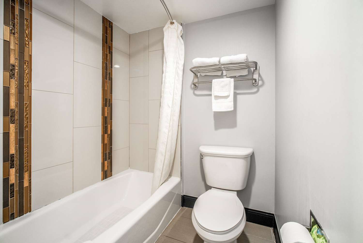 Travelodge Inn & Suites by Wyndham Bell Los Angeles Area 47/52