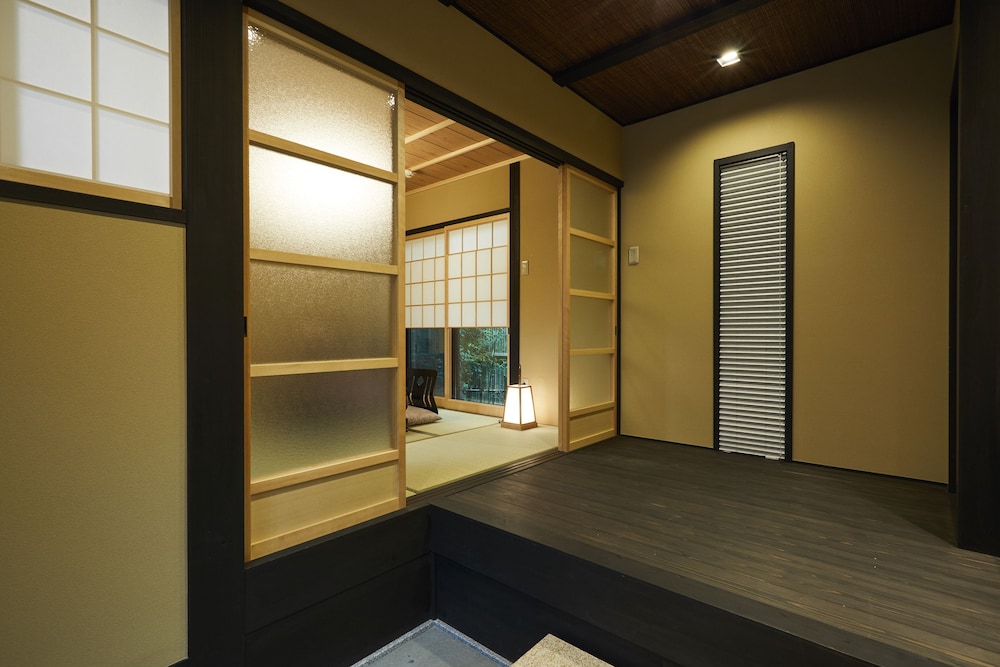 Rinn Gion Yasakamae 22/28