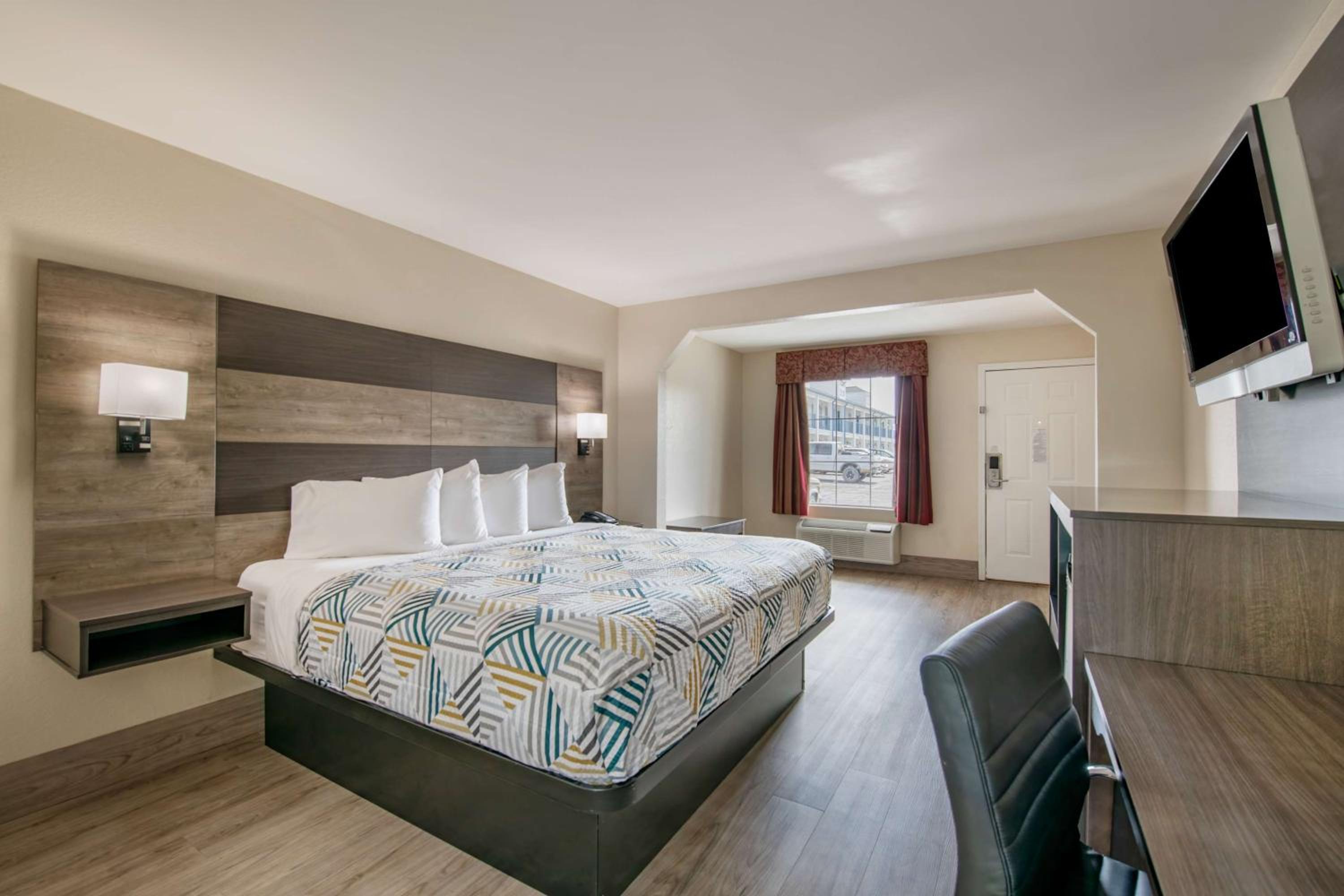 ROOM, KING BED, ACCESSIBLE