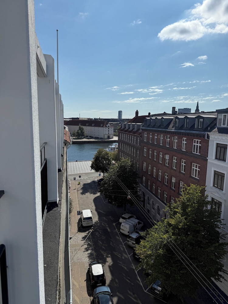 Hotel Maritime 41/45