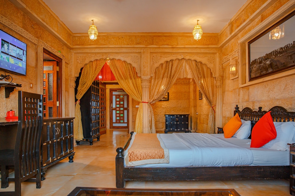 Vista Rooms at Patwa Haveli Road 17/63