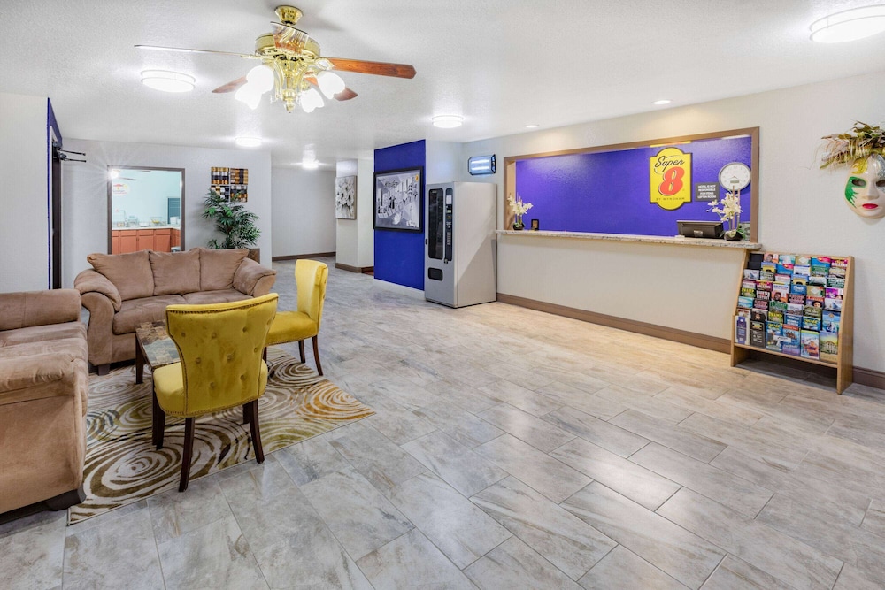 Super 8 by Wyndham Kinder/Coushatta near Casino 24/38