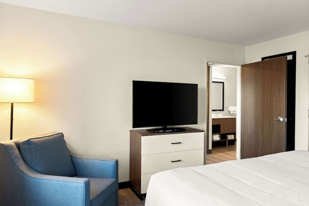 Everhome Suites Nampa Boise 8/32