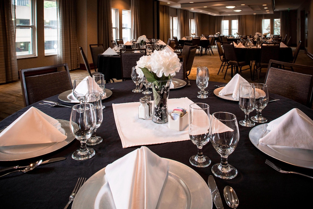 Courtyard by Marriott Norfolk Downtown 37/44
