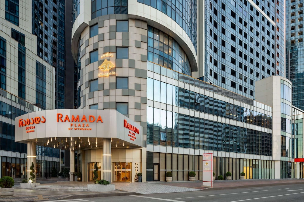 Ramada Plaza by Wyndham Batumi 41/50