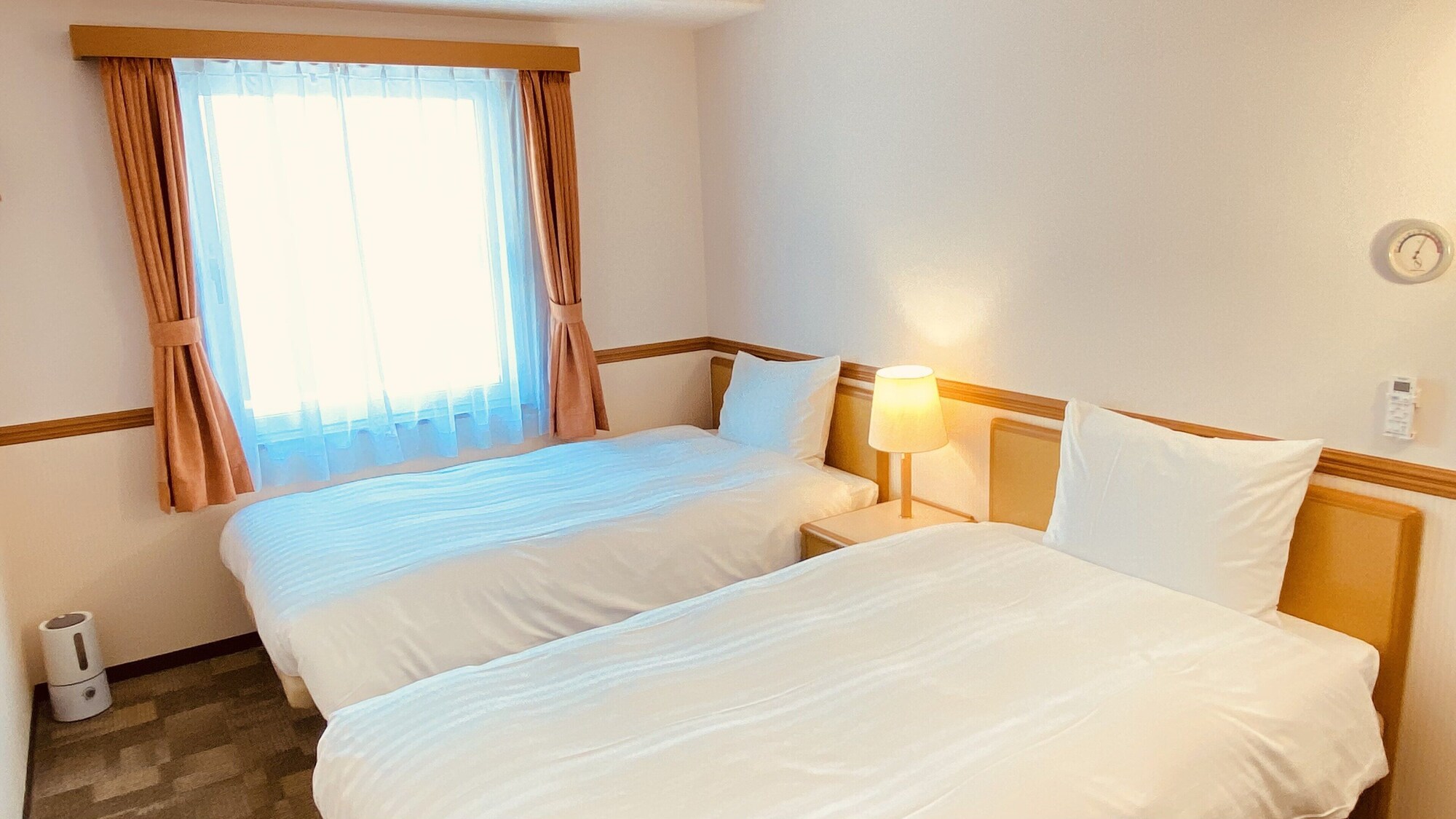 STANDARD, TWIN BEDS, SMOKING