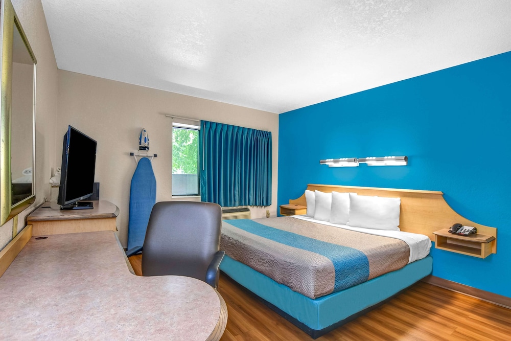 Motel6 Atlanta, GA - Downtown 24/57