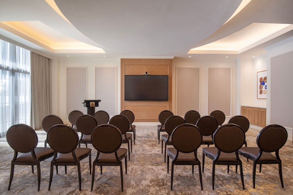 The St. Regis Doha 66/75
