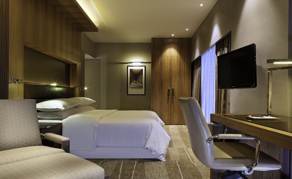 Sheraton Grand Bangalore Hotel At Brigade Gateway 22/67