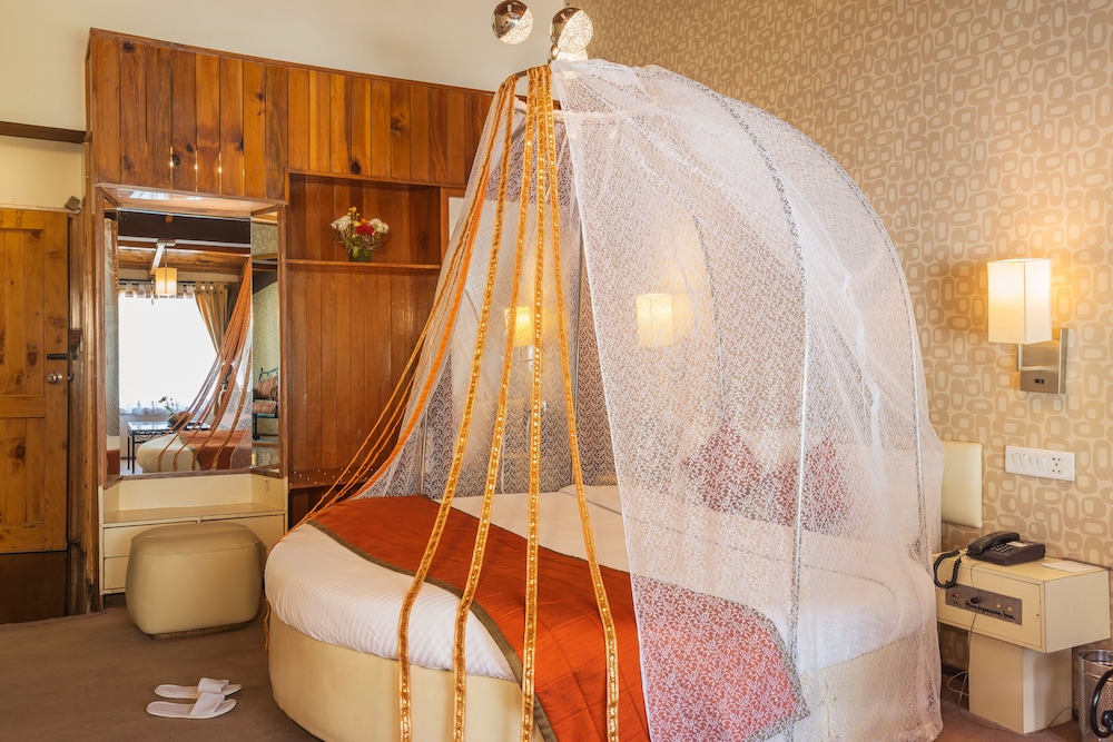 HONEYMOON INN 50/50