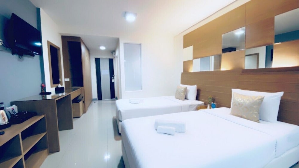 The Greenery central suite & hotel 15/50