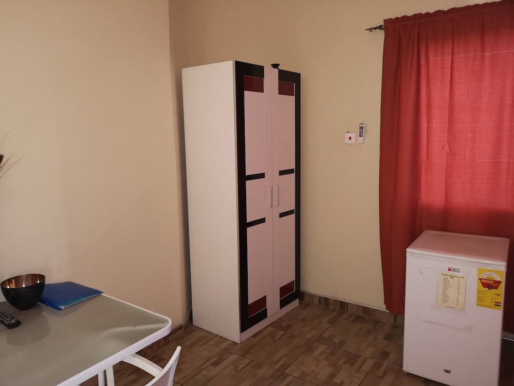 The Golden Apple Guest House 44/74