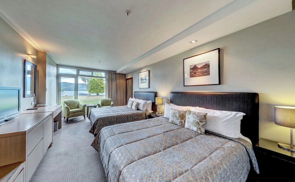 Distinction Te Anau Hotel and Villas 8/68