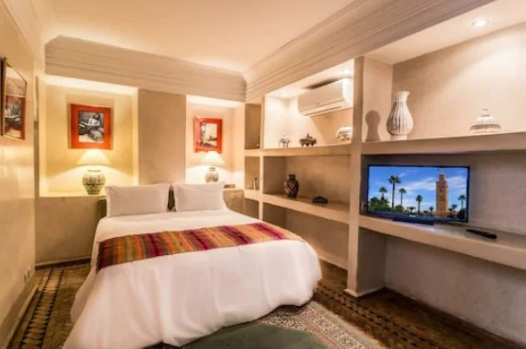 STANDARD, DOUBLE BED, PRIVATE BATHROOM
