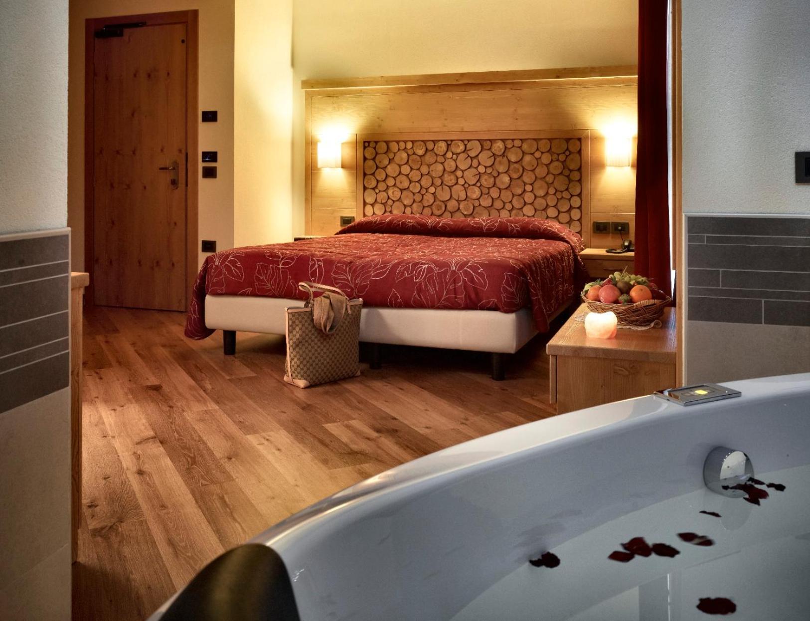 SUPERIOR, DOUBLE BED