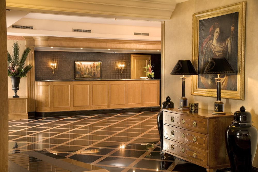 Hotel Real Palacio 5/76