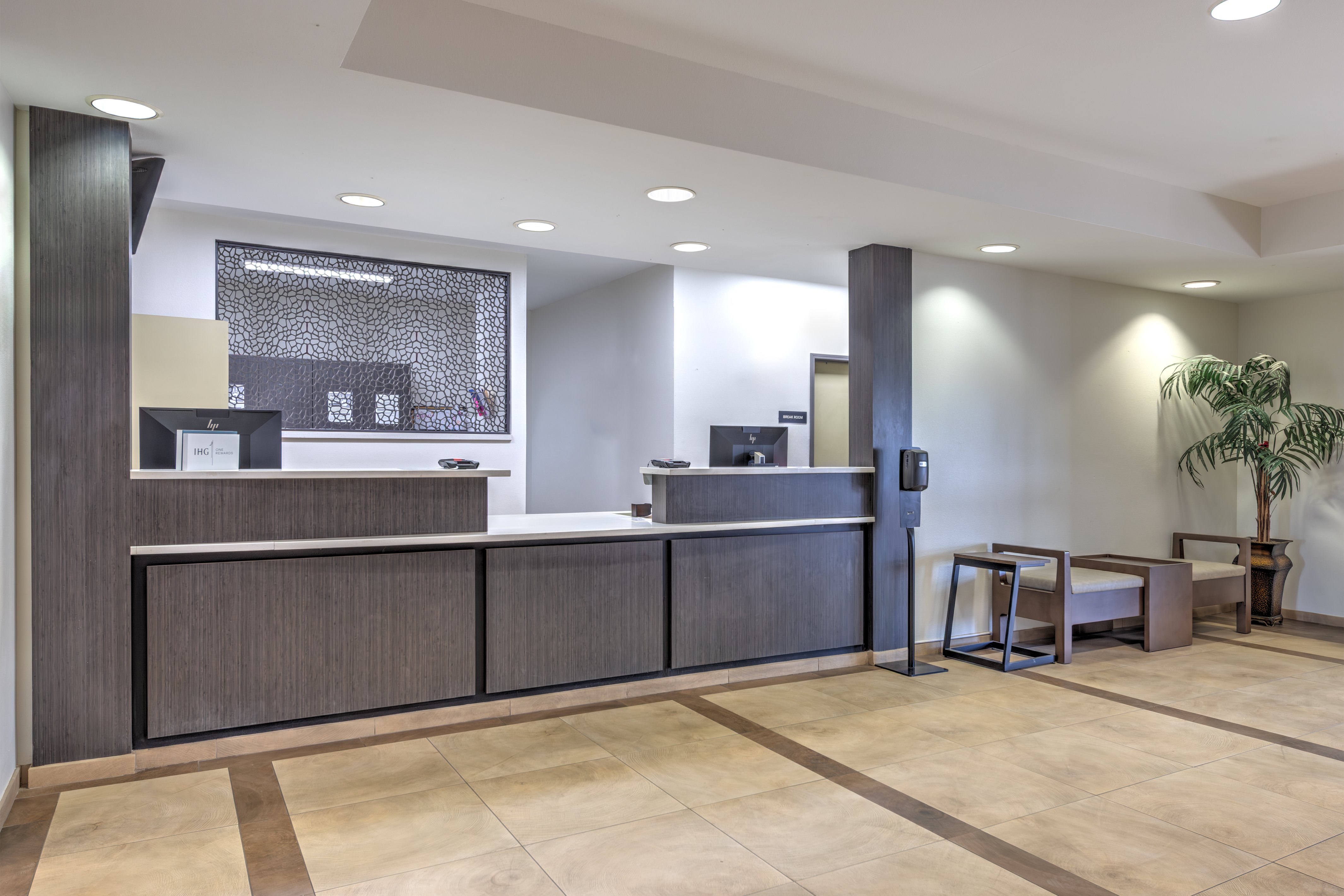 CANDLEWOOD SUITES MIDLAND SW 8/50