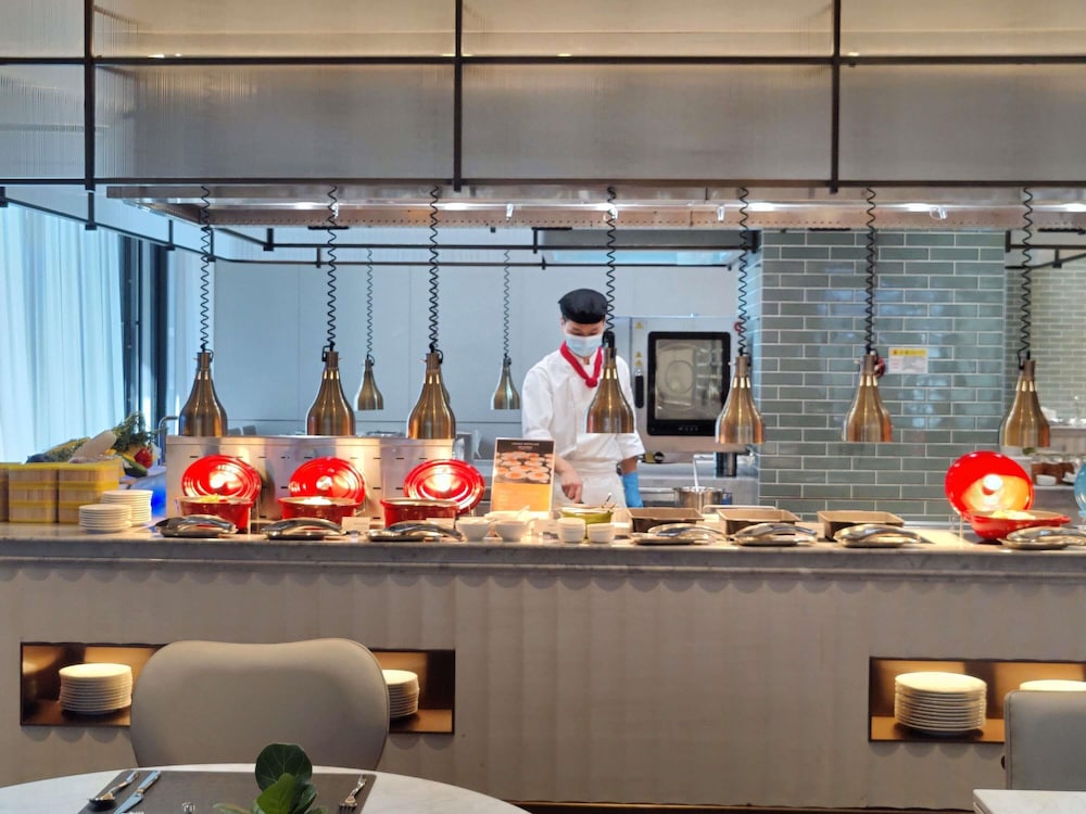Grand Mercure Chengdu East 34/50
