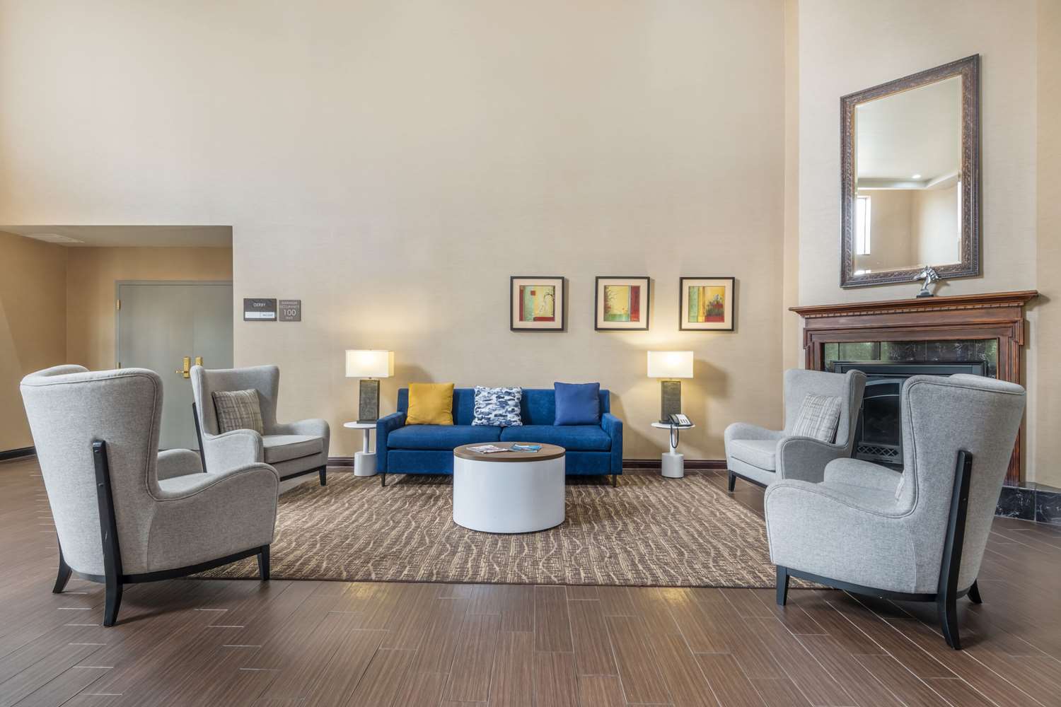 Comfort Suites Louisville Airport 20/35