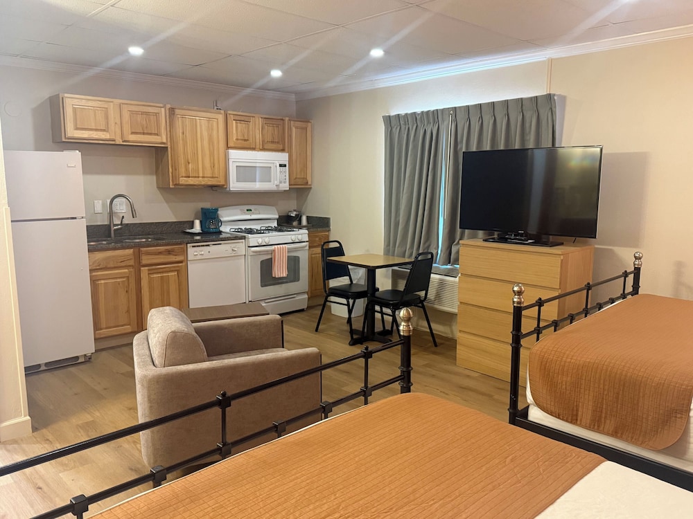 Boulder Twin Lakes Inn 28/49