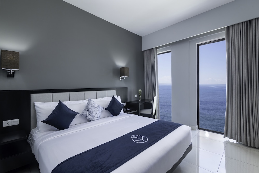 1 BEDROOM, SIGNATURE, SUITE, SEA FRONT