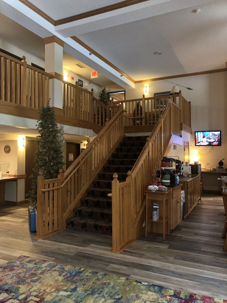 Boarders Inn & Suites by Cobblestone Hotels - Fayette 30/50