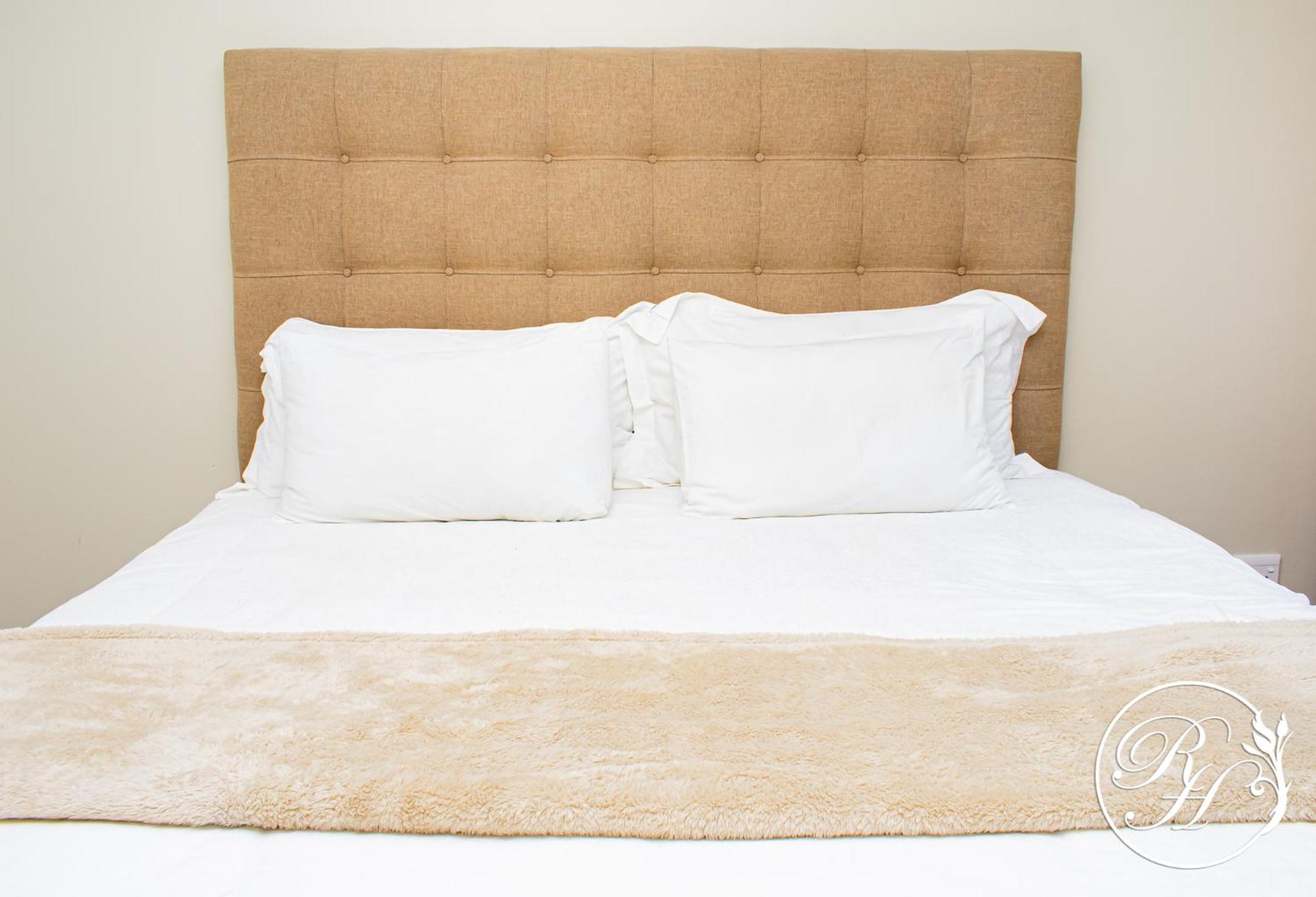 Roseland House Self Catering 12/36