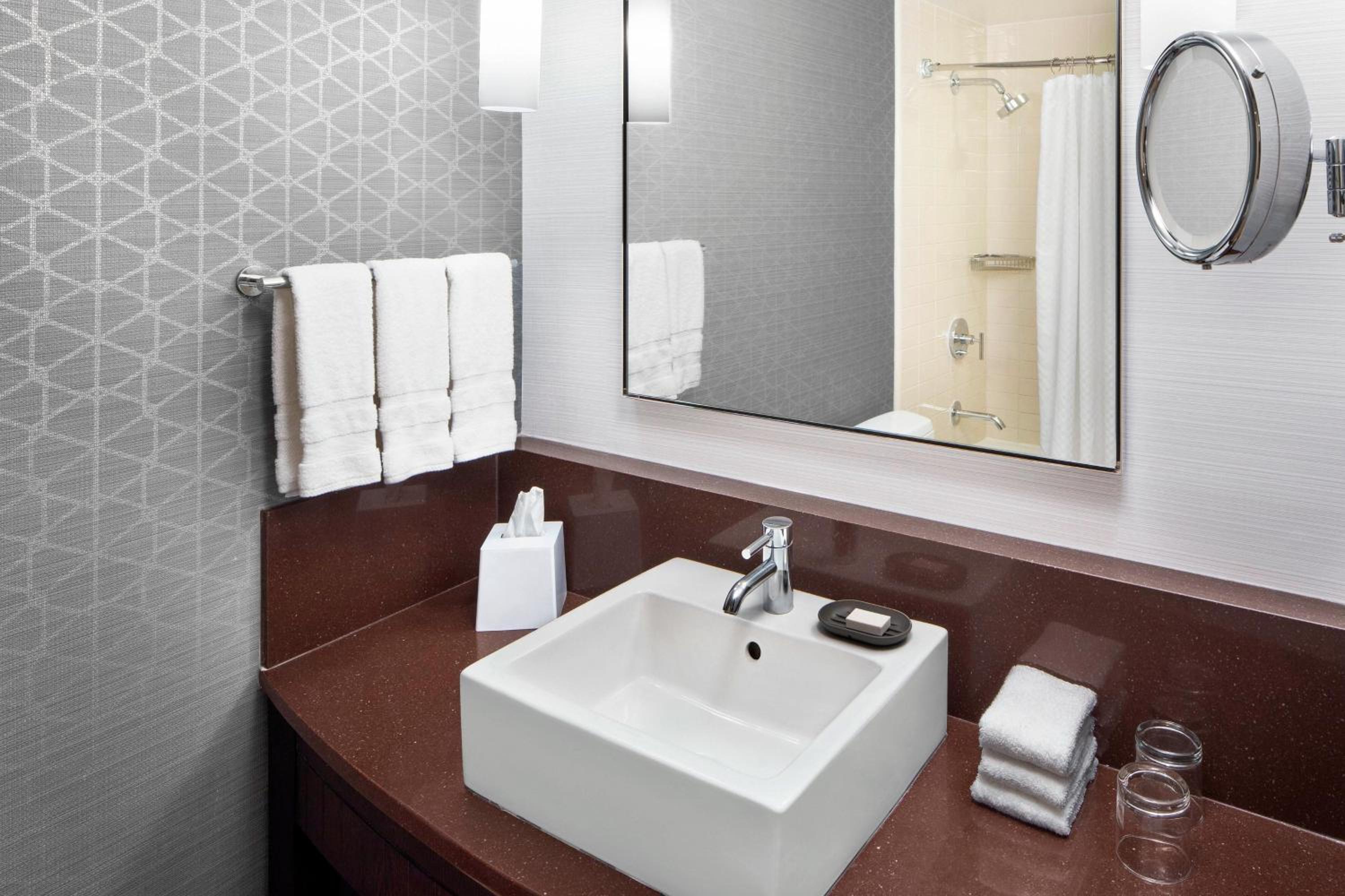 غرفة سوبيريور بسرير كينج، Le Meridien Arlington 8/8