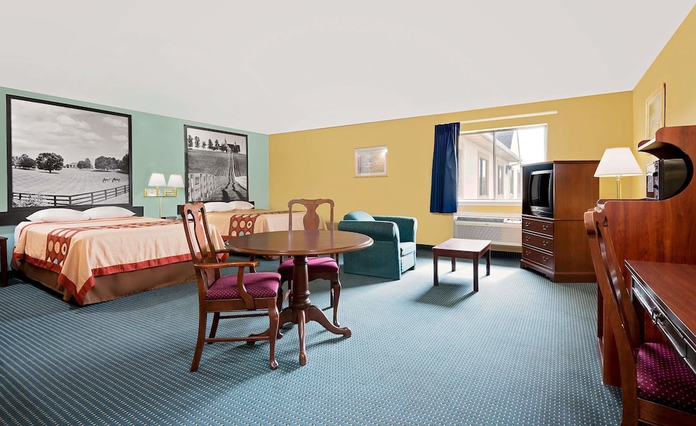 Super 8 by Wyndham Somerset 26/40