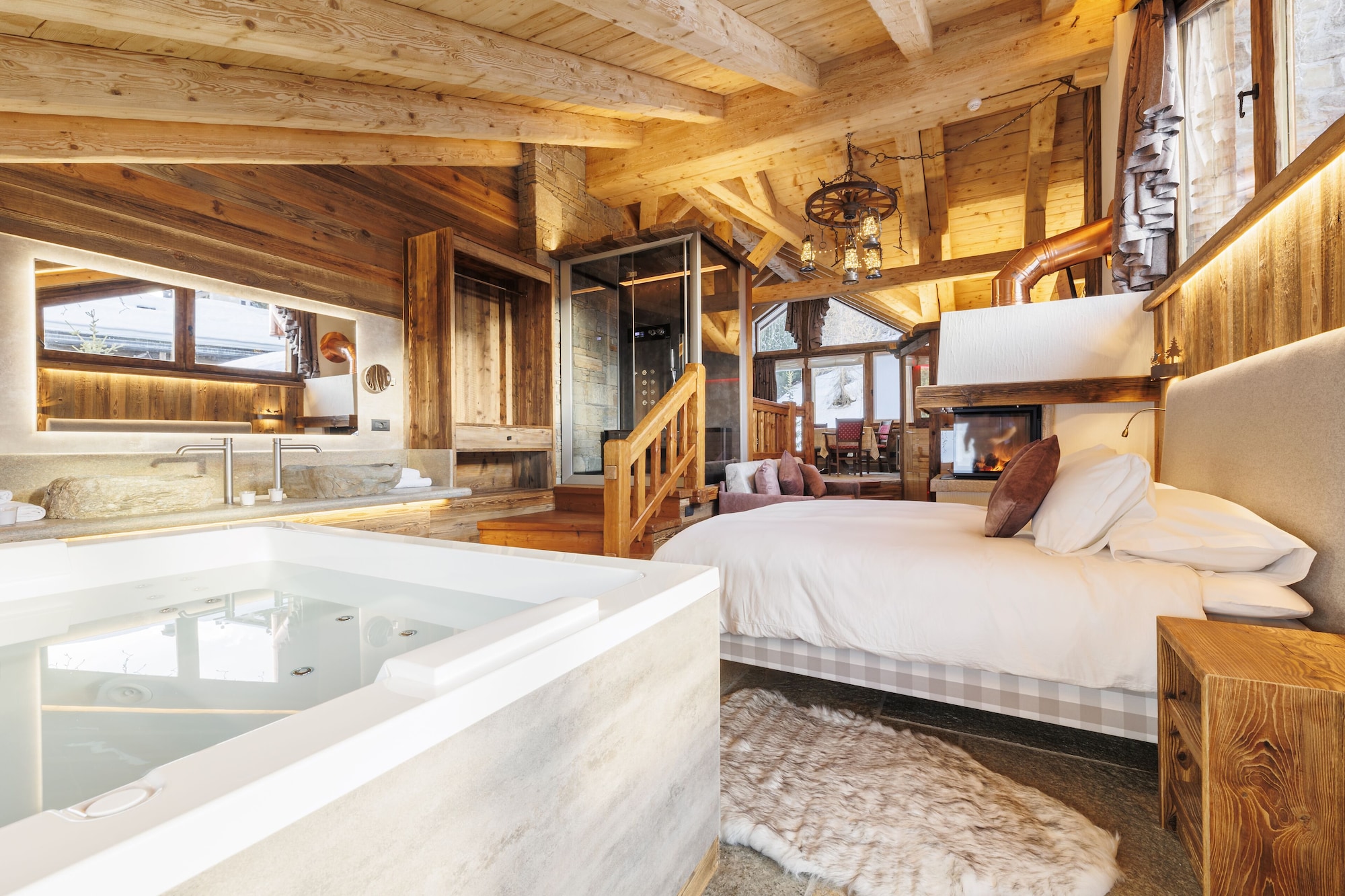 ROMANTIC, STUDIO, SUITE, SAUNA