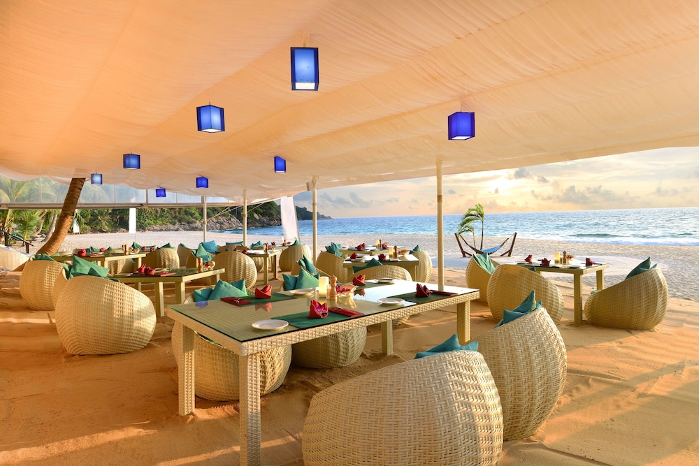 ANDAMAN WHITE BEACH RESORT 54/70