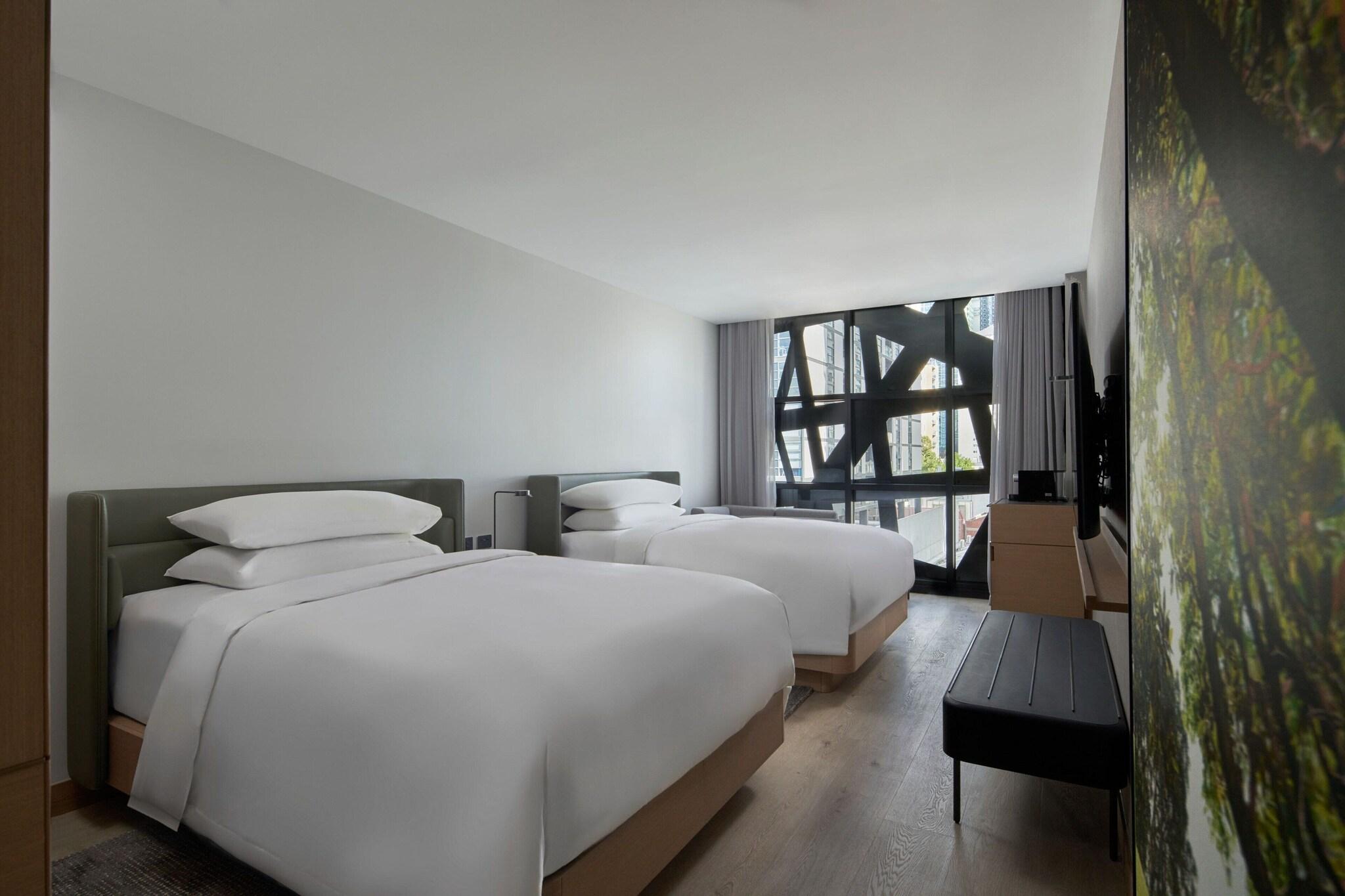 Deluxe, Quadruple, 2 Double Beds