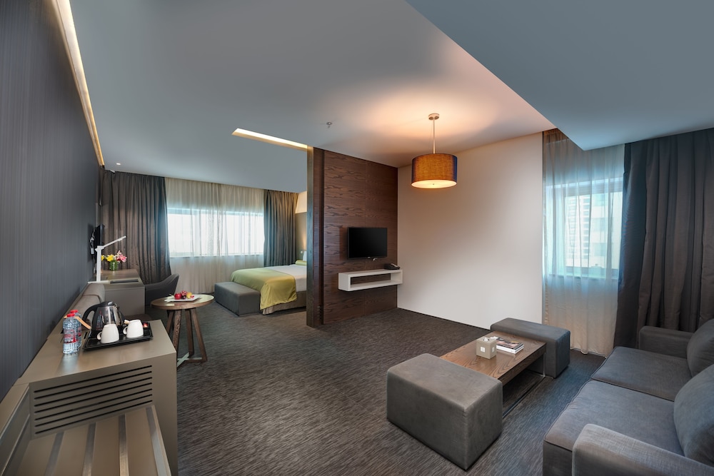 The 72 Hotel 27/49