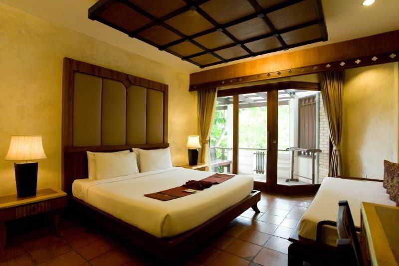 Deluxe, Double or Twin Bed