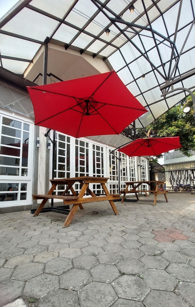 Urbanest Inn House TB Simatupang 64/72
