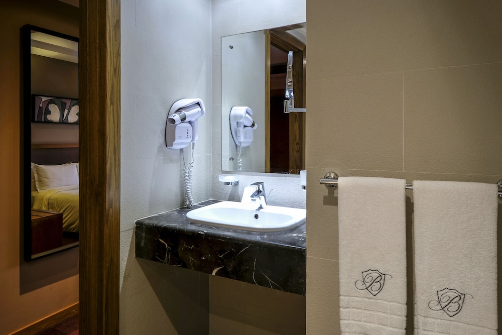 STANDARD, SINGLE, LARGE SINGLE BED, COURTYARD VIEW