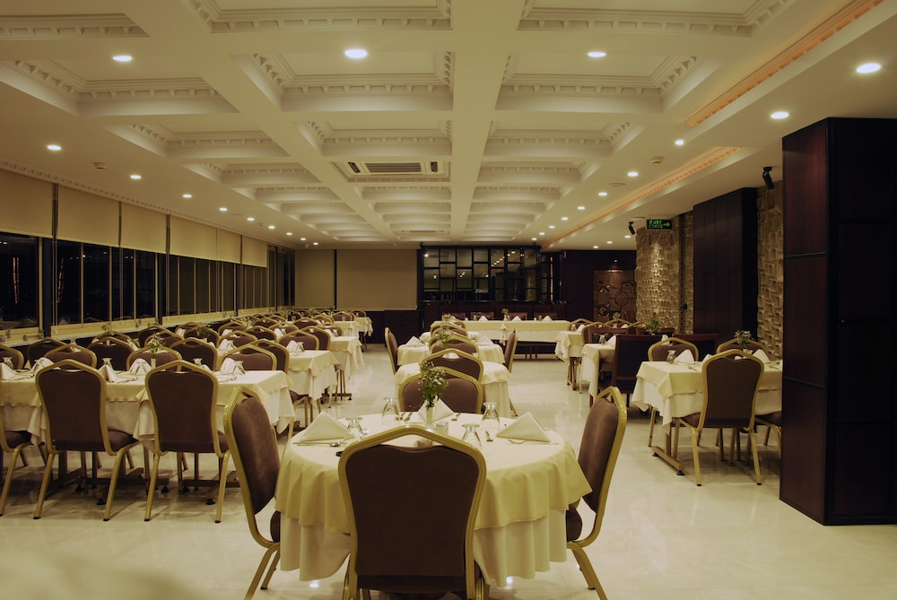Fuar Hotel 47/50