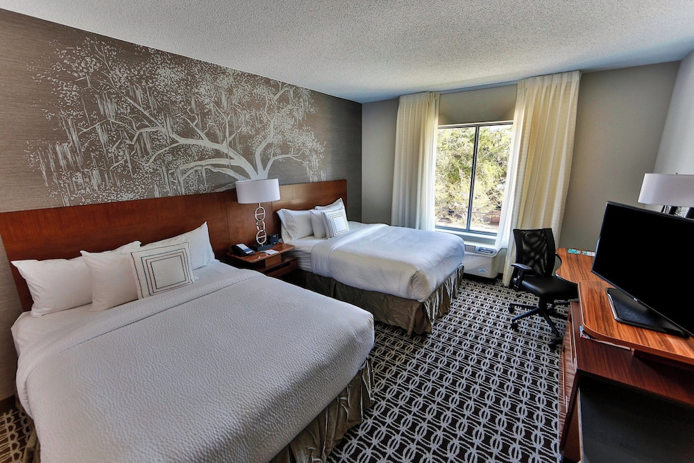 غرفة بسريرين كوين لذوي الإعاقة، Fairfield Inn And Suites Savannah Midtown 2/8