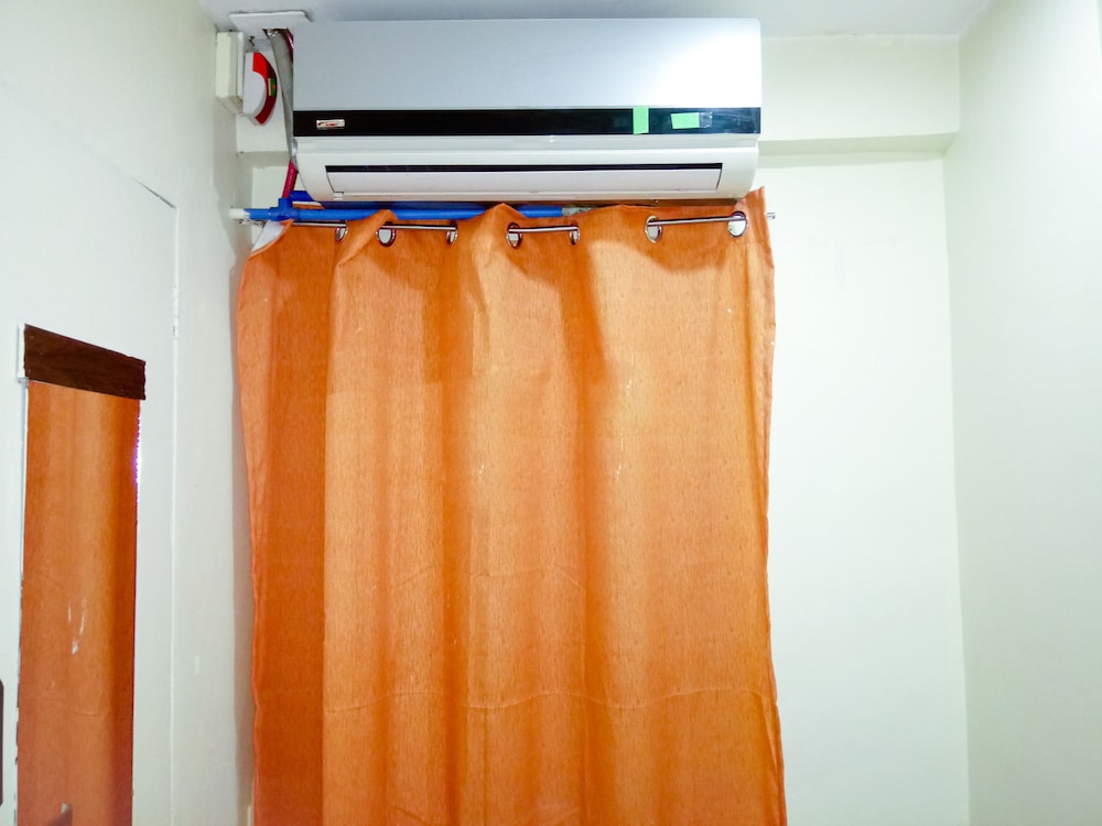 8Hostel 9/50