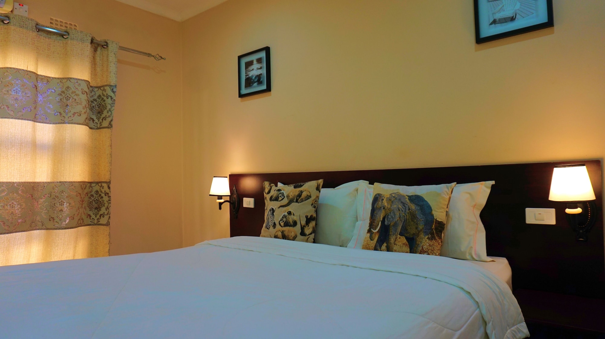 1 Bedroom, Executive, Double Bed, Pool View, Tasha Lodge 4/9
