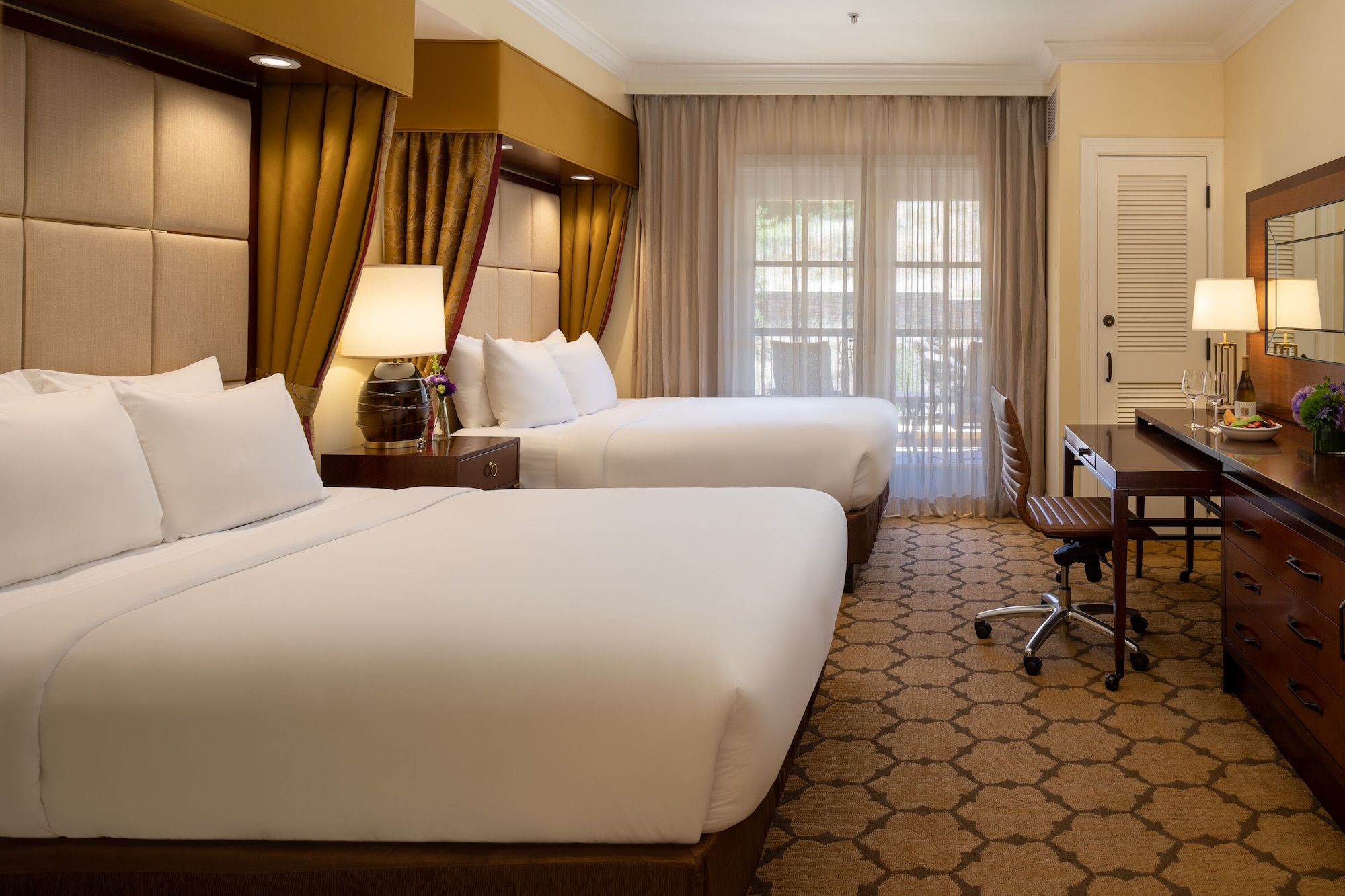Vineyard, 2 Queen Beds