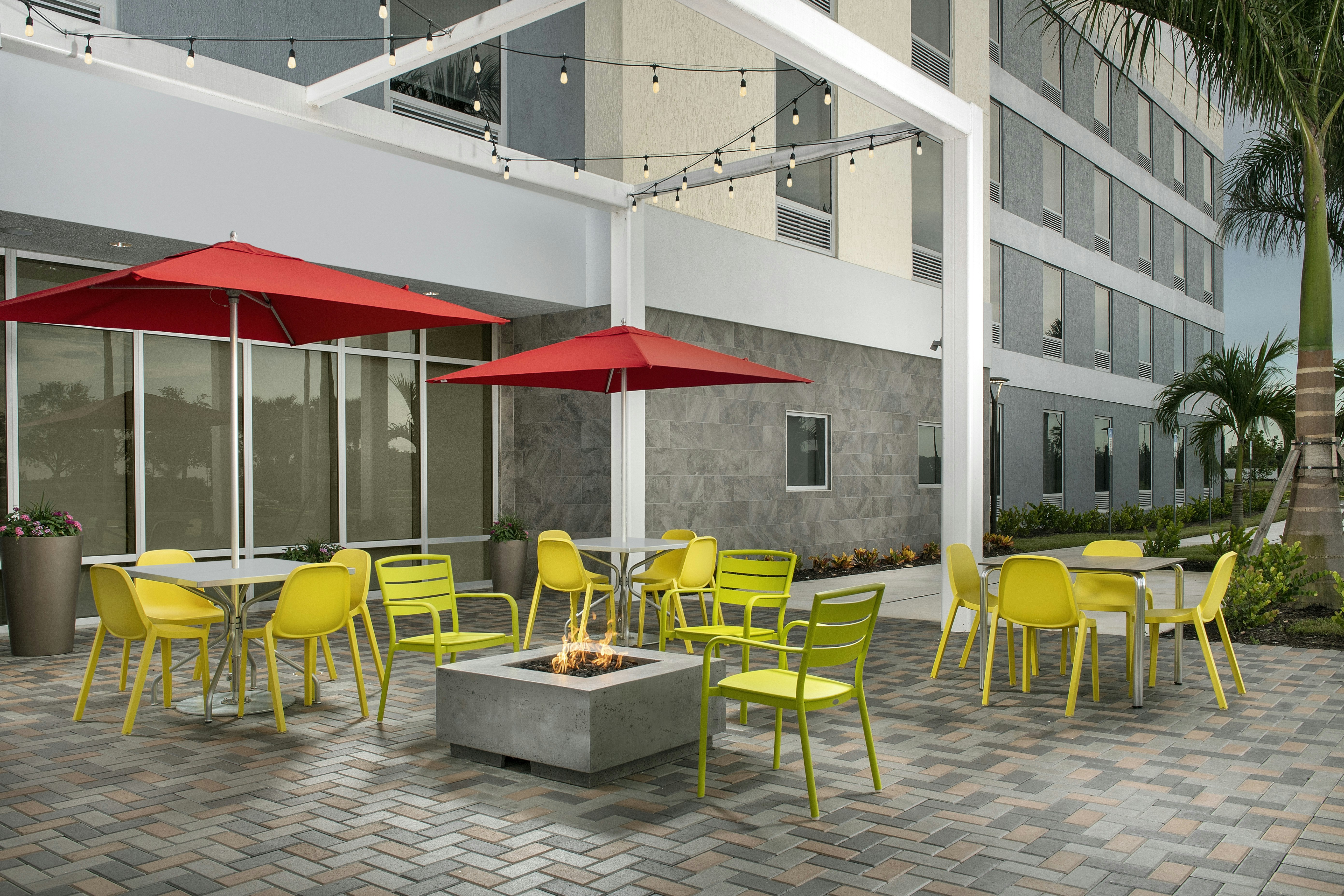Home2 Suites by Hilton Fort Myers Airport 41/42