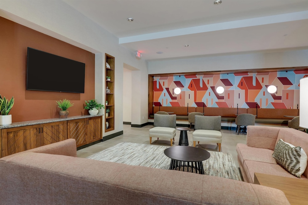Drury Plaza Hotel North Charleston 37/55