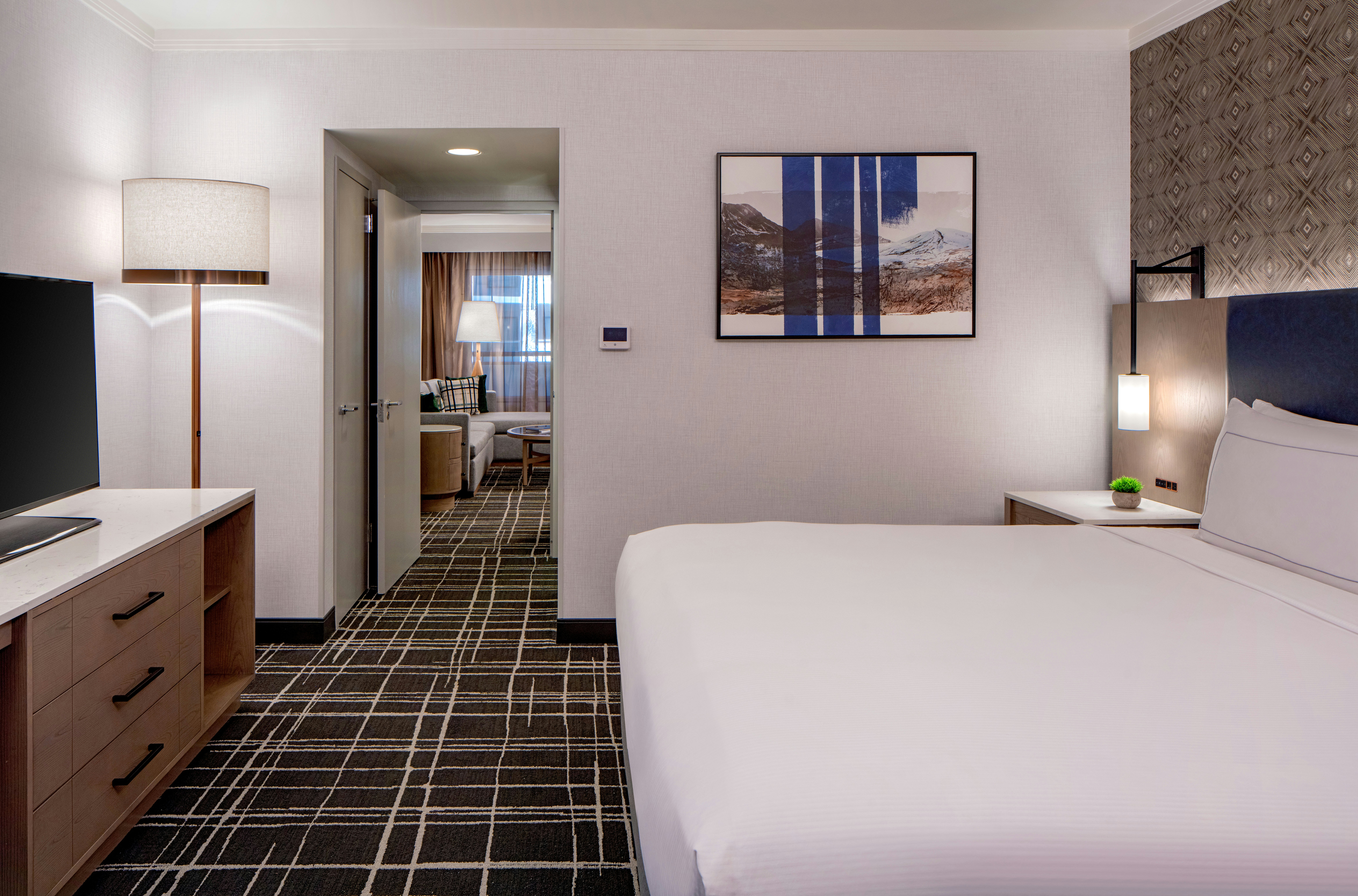 1 BEDROOM, SUITE, KING BED, ACCESSIBLE