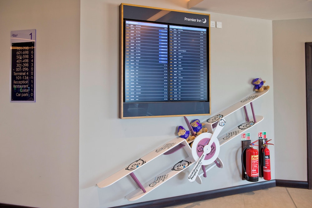 Premier Inn London Heathrow Airport Terminal 4 20/65