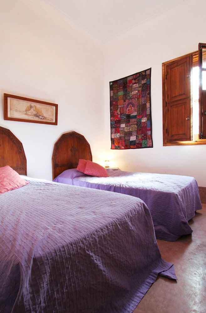 Riad Marelia 8/33